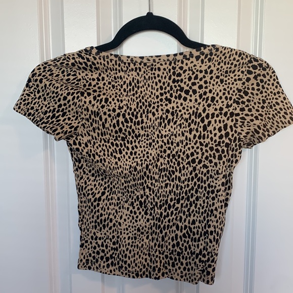 BRANDY MELVILLE ZELLY SHORT SLEEVE CHEETAH TOP - Picture 4 of 4